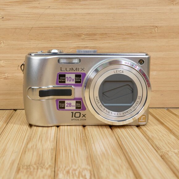 Panasonic LUMIX DMC-TZ2 6 MP Digital Camera, 10x Optical Zoom, Made in Japan - Picture 1 of 9